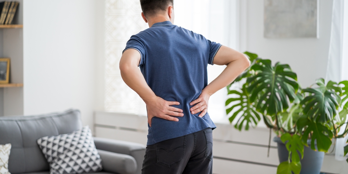 pessoa com espondilite